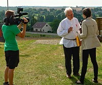 Horst Fichtmüller vor der Kamera des Uckermark-TV