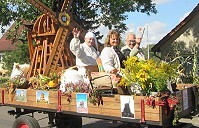 Wagen mit dem Mühlenmodell